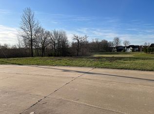 228 E Halifax Dr, Waterloo, IL 62298