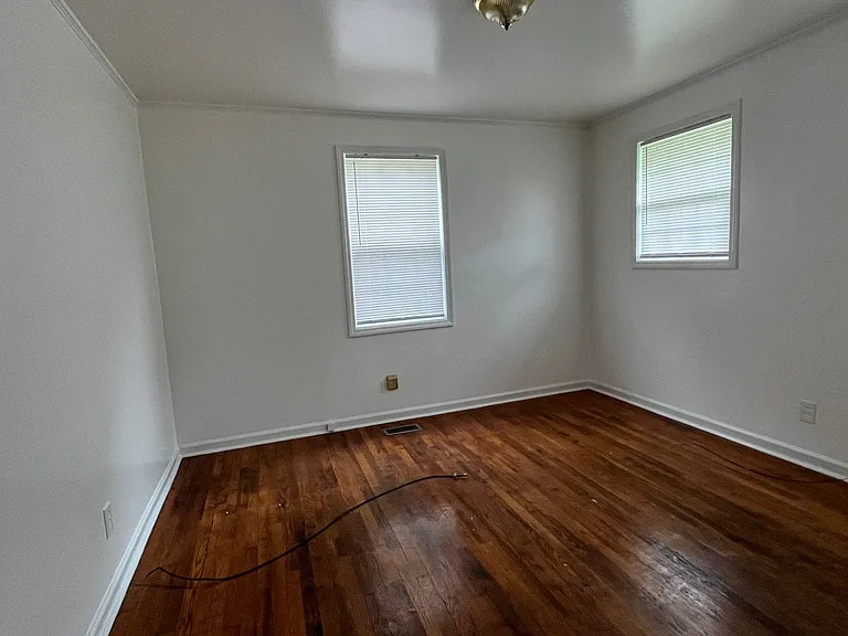 2221 Briarfield Rd — Photo 8