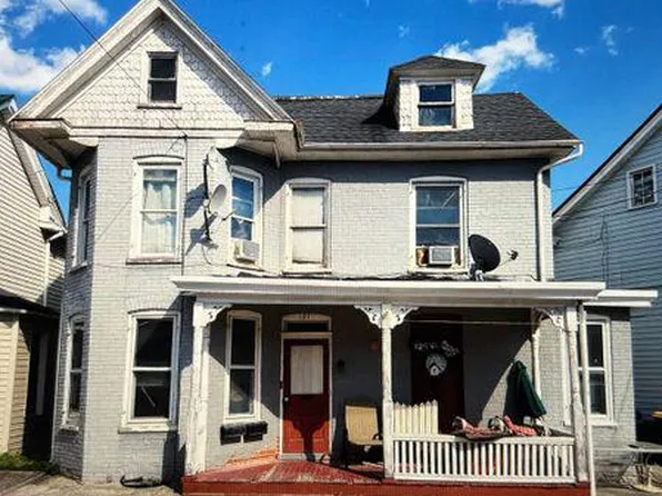 137 N Potomac St, Waynesboro, PA 17268