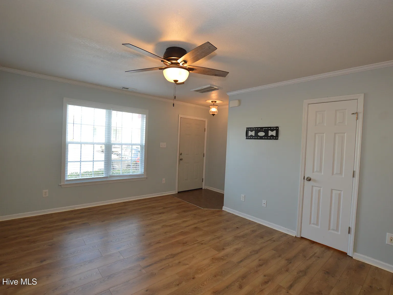 2 bed, 1.5 bath, $1,150 — Photo 3