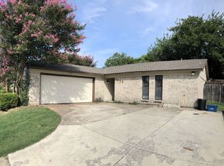 1625 Edge Hill Rd, Benbrook, TX 76126