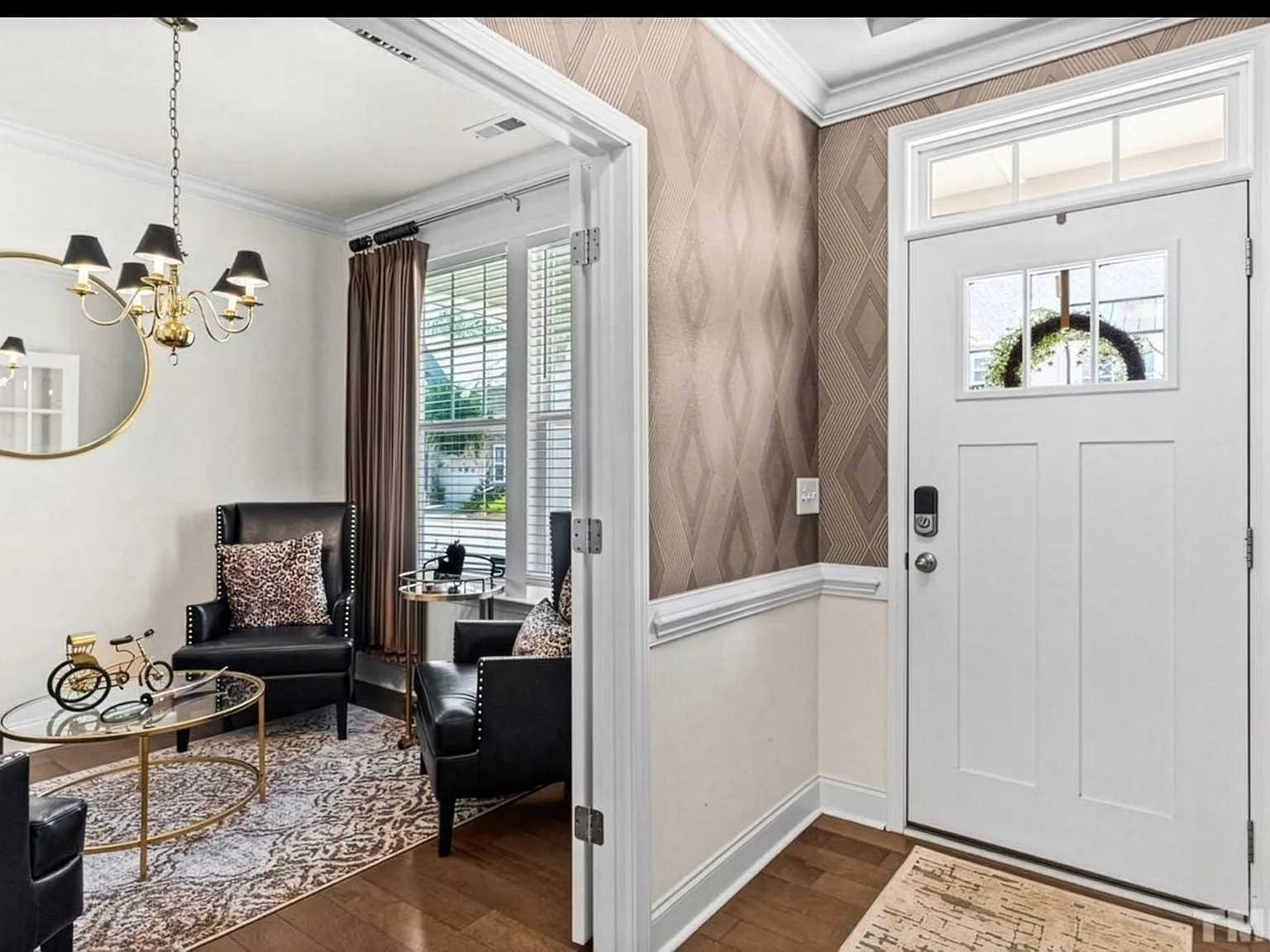 3 bed, 2.5 bath, 2019 sqft, $2,400 — Photo 4