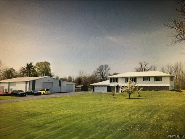 2540 Hulbert Rd, Wilson, NY 14172