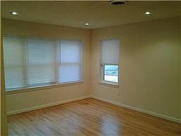 4th image of 2910 Ashwood St