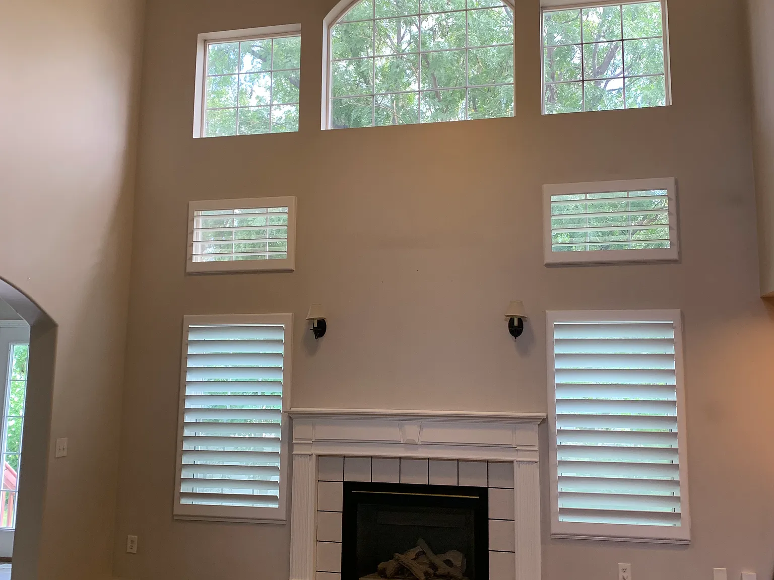 5 bed, 2.5 bath, 4716 sqft, $3,500 — Photo 3