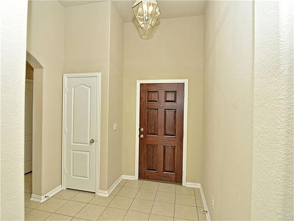 4th image of 8041 Bassano Dr