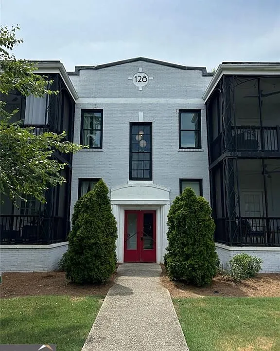 128 Peachtree Memorial Dr NW #4