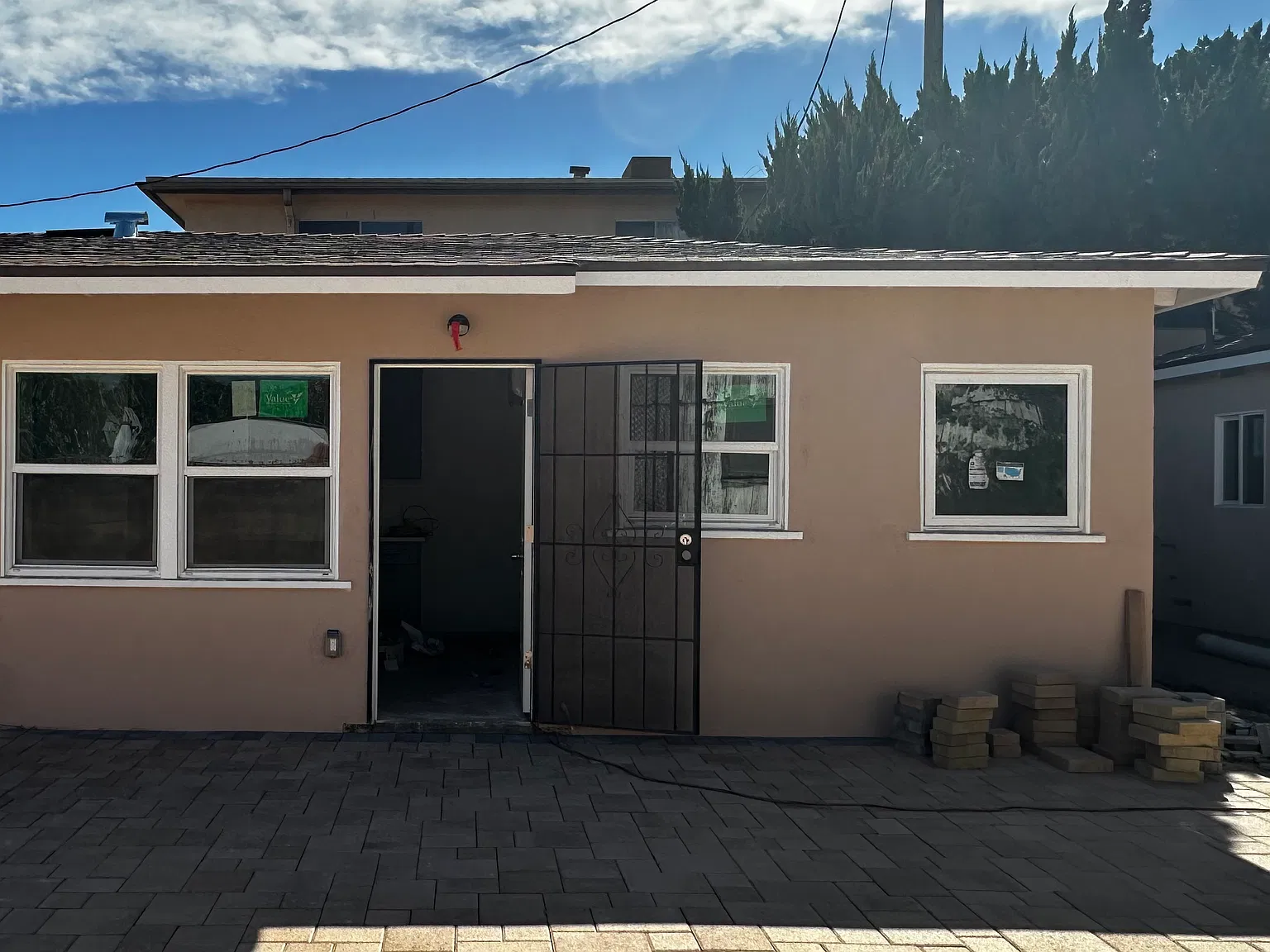 5560 Sultana Ave — Photo 1