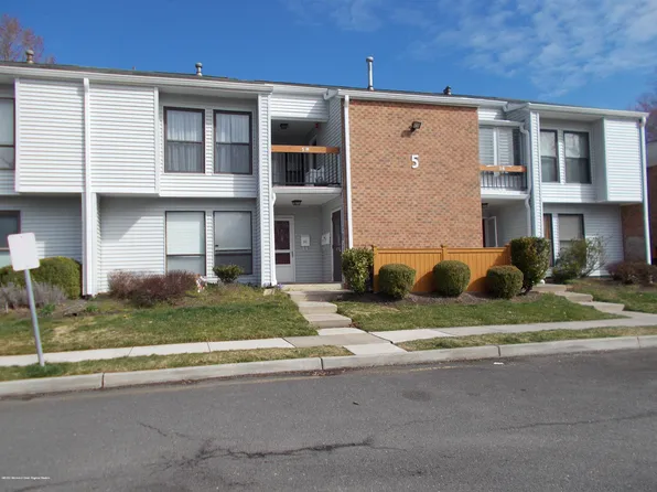 5M Twin Rivers Dr #510, East Windsor, NJ 08520