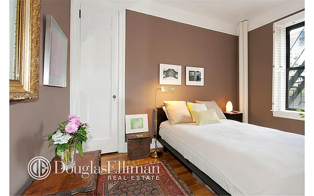 Sold by Douglas Elliman | media 18