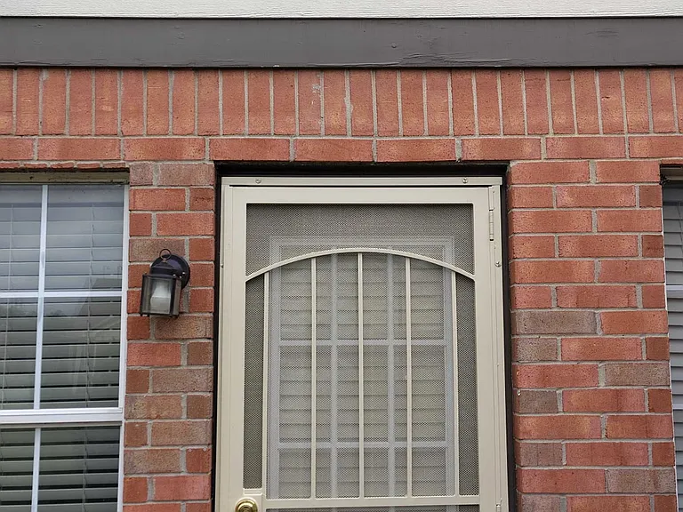 N Ericson Rd — Photo 2