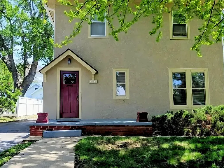 Affordable Apartment Community Comfortable Living in a Convenient Location — Photo 1