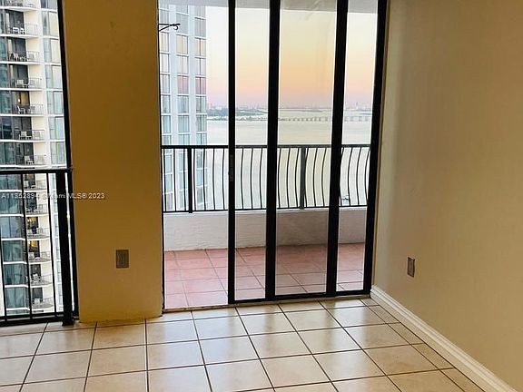 5th image of 555 NE 15th St APT 25D