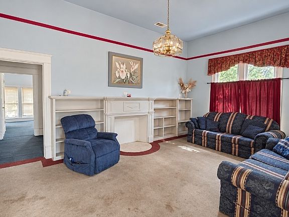 2nd image of 106 Whitworth St