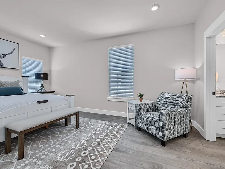 Heritage Court — Photo 112