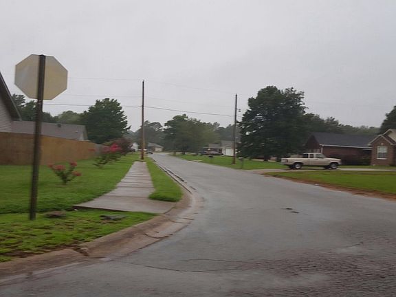 4th image of 2400 Emily Ln