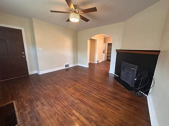 5th image of 157 E Downington Ave #2