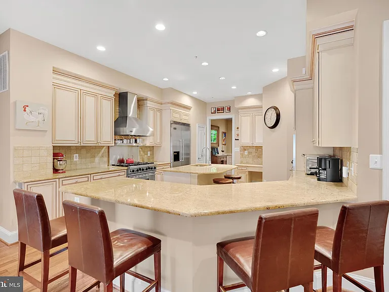 714 Bracey Ln — Photo 19