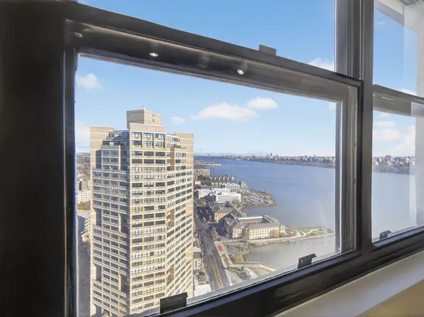 7002 Blvd East image 4 of 35