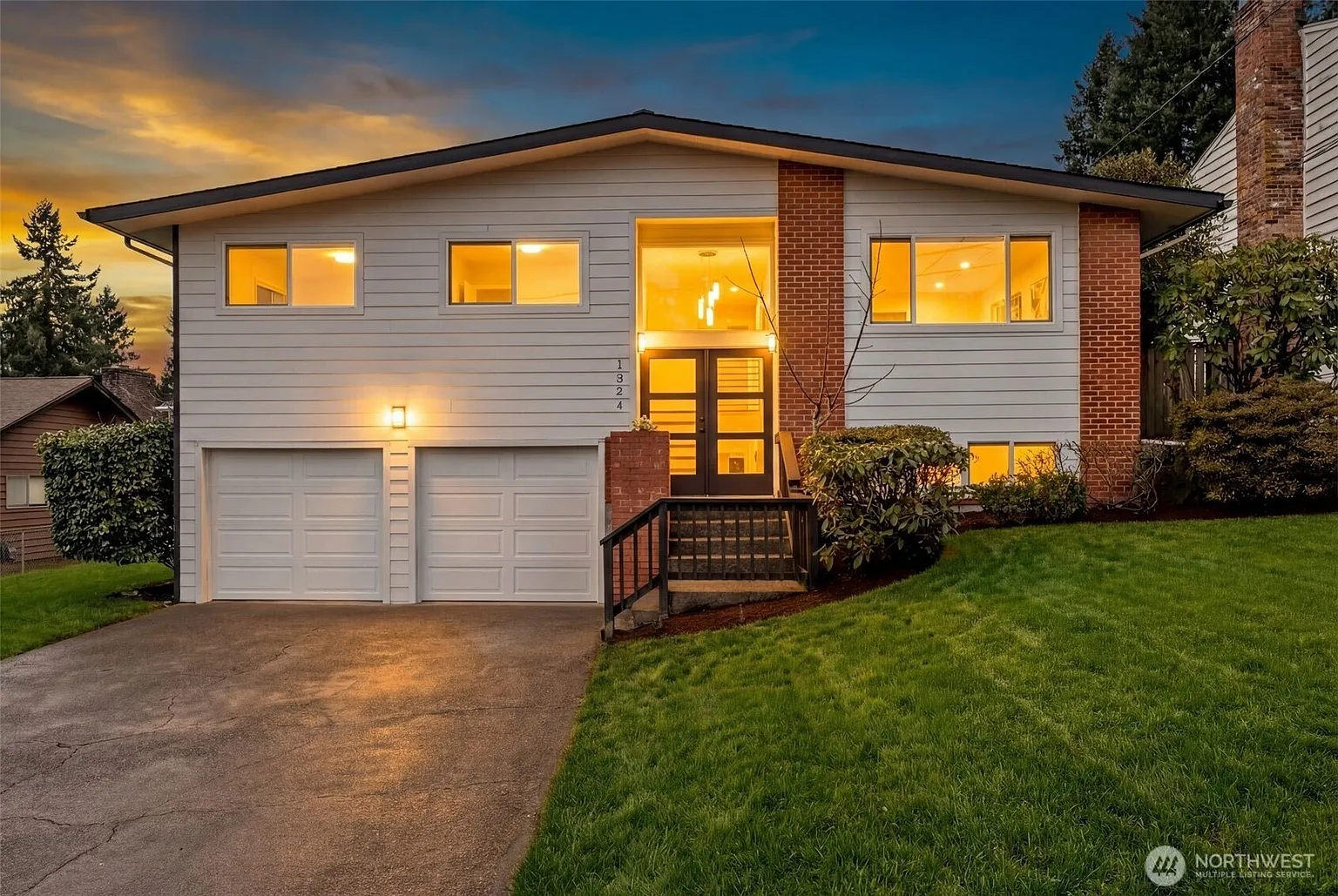 1324 E Walnut Street photo 1