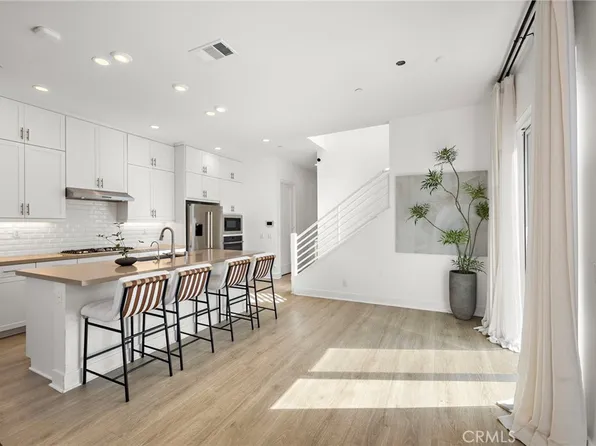 253 Novel, Irvine, CA 92618