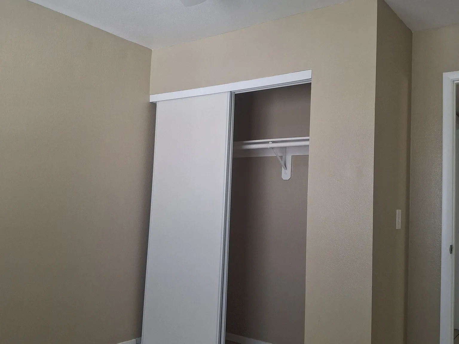 2 bed, 895 sqft, $1,010 — Photo 4