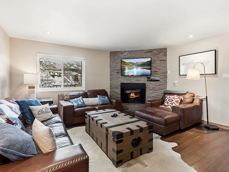 412 S Main St #221 — Photo 3
