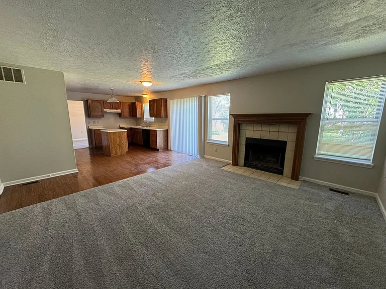 5538 N Meadow Dr — Photo 13