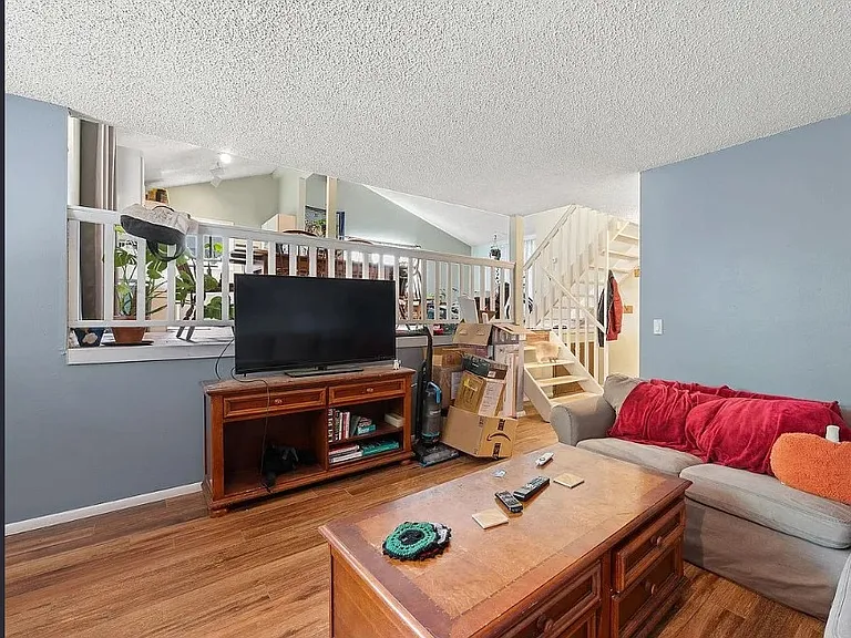 2633 Sherwood Cir — Photo 8