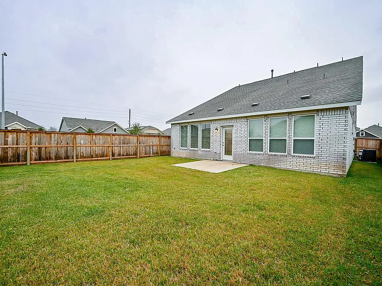 6427 Seafoam Lake Dr — Photo 42