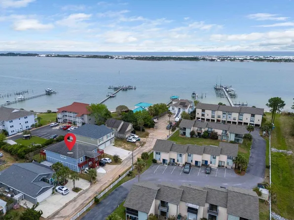 483 Marker Cv, Mary Esther, FL 32569