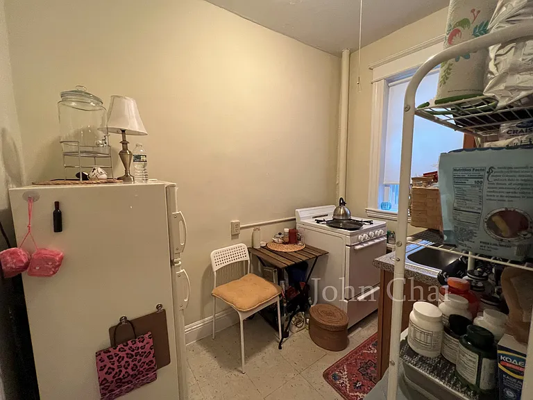 64 Woodstock Ave #10 — Photo 9