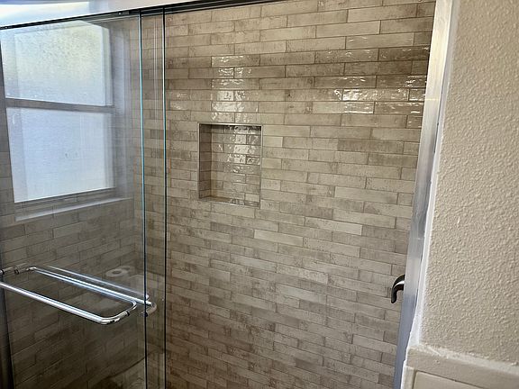 5th image of 2517 Helena Ave
