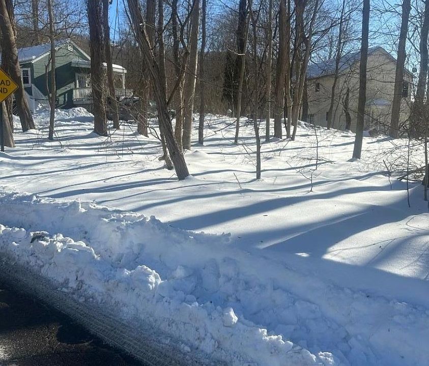 2nd image of 2 Pine Dr