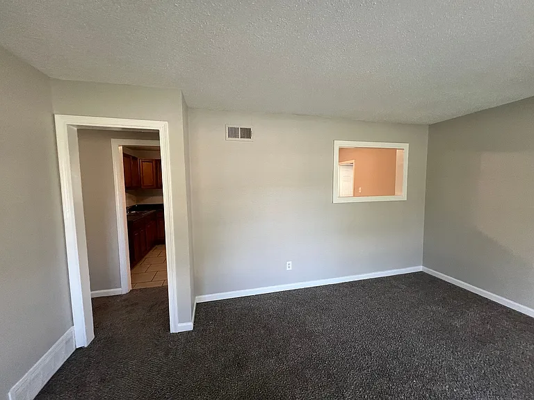 597 Western Park Dr — Photo 3