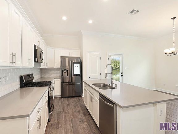 3rd image of 6242 Lake Edge Dr