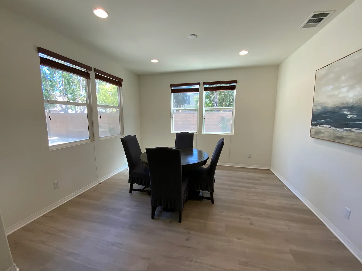 3 bed, 2.5 bath, 2200 sqft, $3,300 — Photo 4