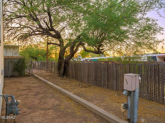 4th image of 1866 W Desert Broom Ln