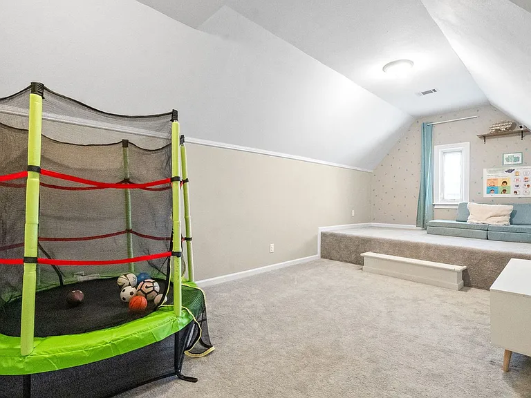 2200 Fairfax Dr — Photo 21