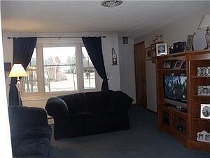 2nd image of 40 Organ Cres