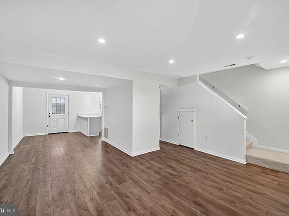 5th image of 4071 Bluebird Dr