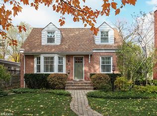 619 Roger Ave, Kenilworth, IL 60043