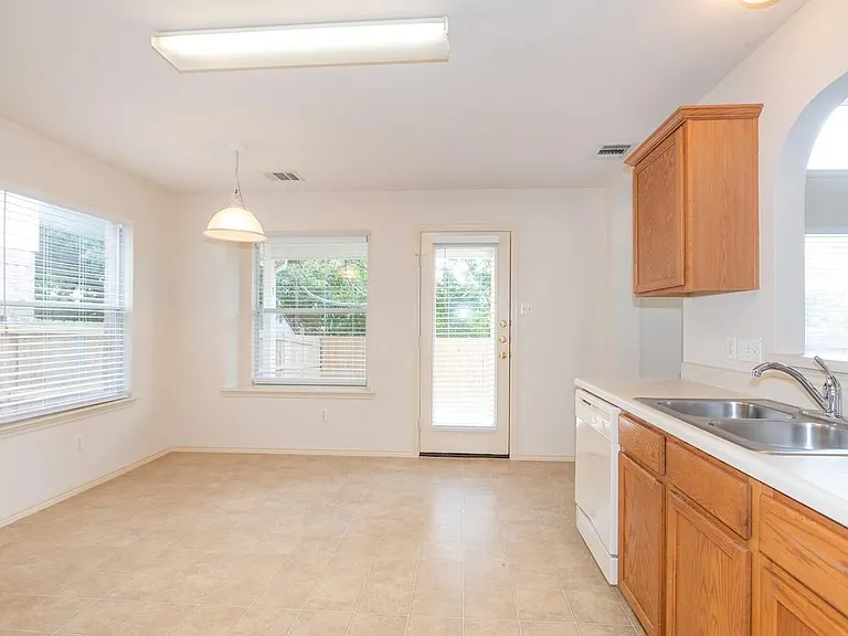 11615 James B Connolly Ln — Photo 5