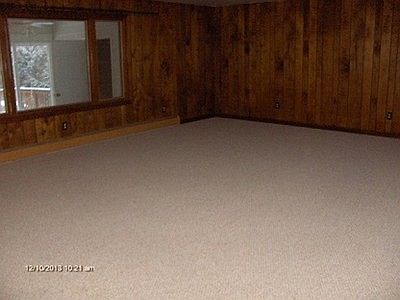 4th image of 17 Glenwood Dr