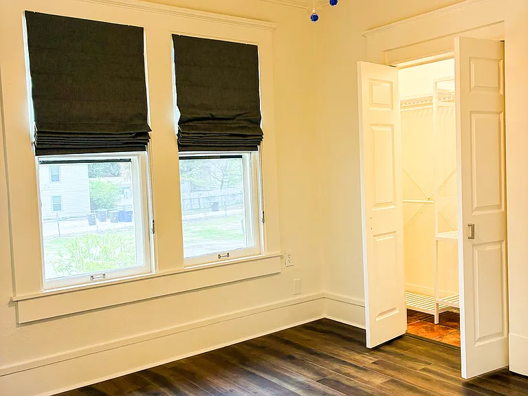 416 E Dewey Pl — Photo 12