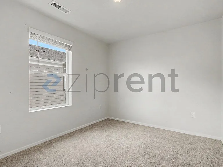 555 Stoller St — Photo 19