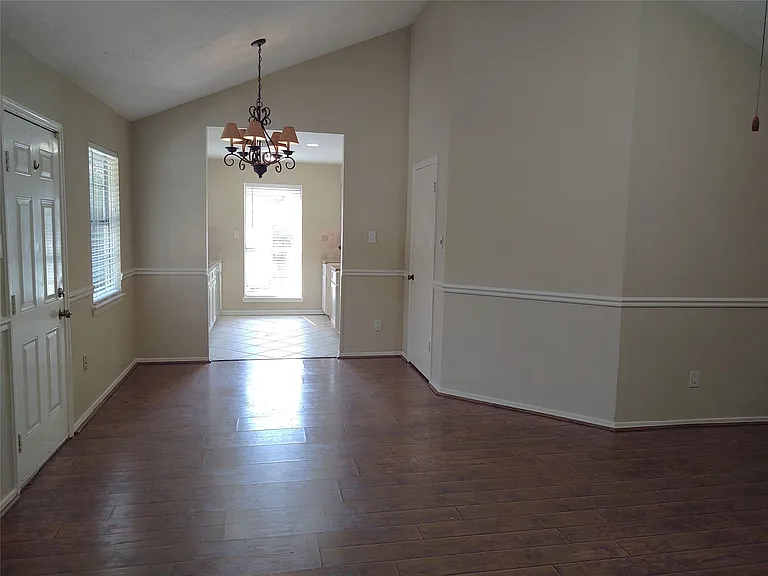 2515 Heritage Colony Dr — Photo 5