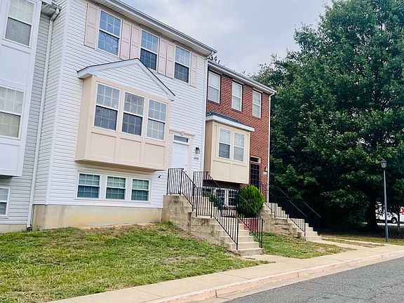 2nd image of 4150 Candy Apple Ln #4