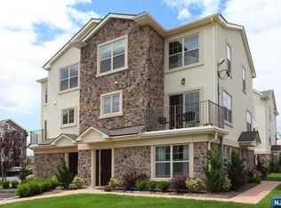 1625 Paterson Plank Rd, Secaucus, NJ 07094