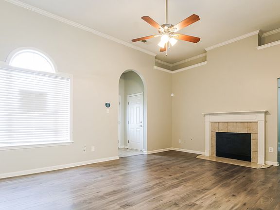 4th image of 1105 Averett Ln